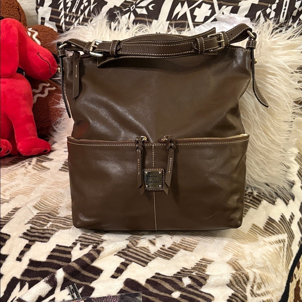 Dooney & Bourke Chocolate Leather large pocket sac hobo